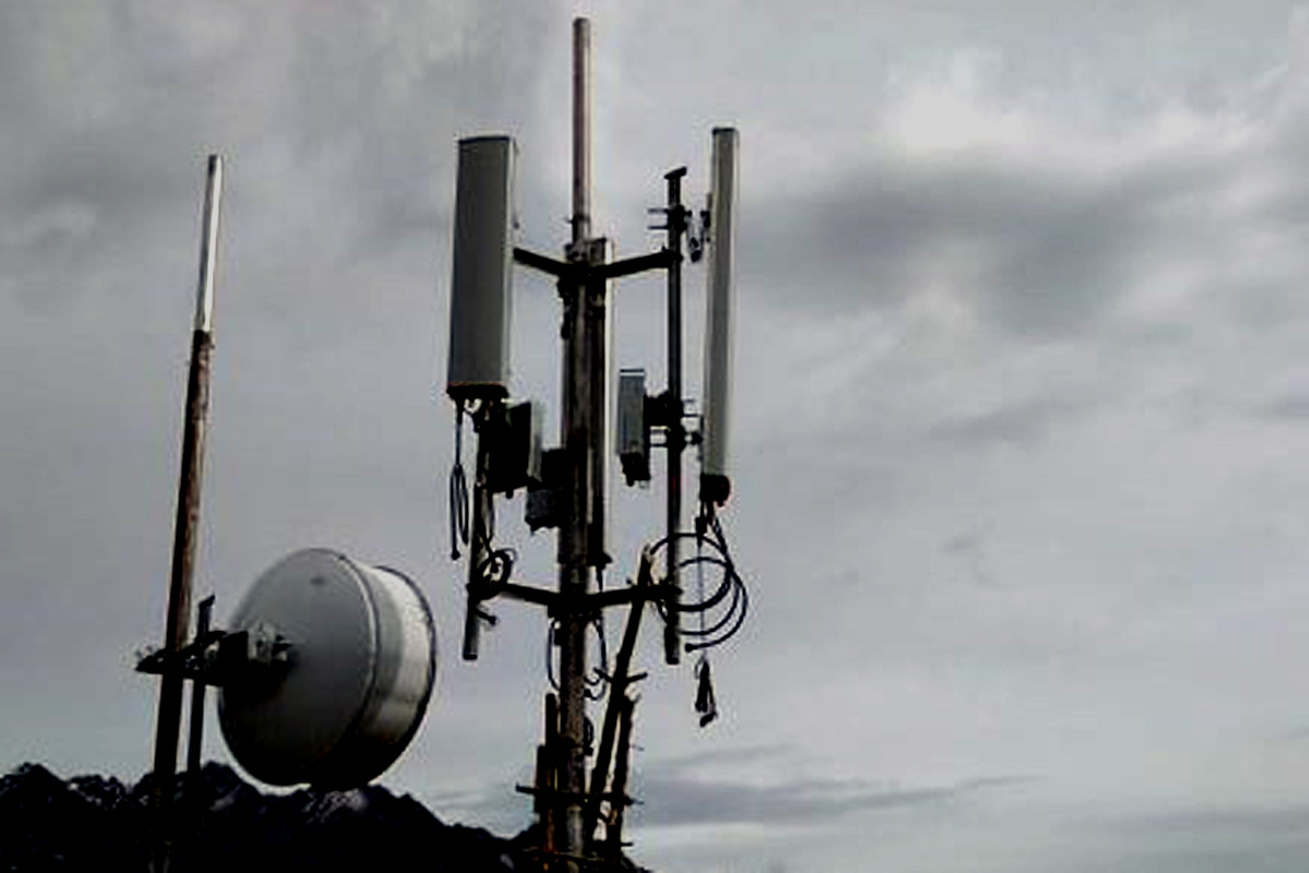 टावर तोडफोड हुँदा बझाङमा फोन र इन्टरनेट सेवा प्रभावित